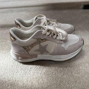 Women’s sneakers 8.5